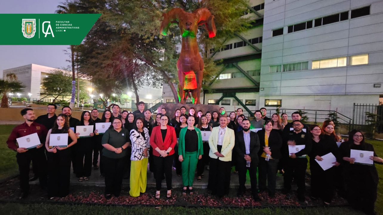 Egresados de la FCA UABC Inician su Vida Profesional con Solemne Ceremonia